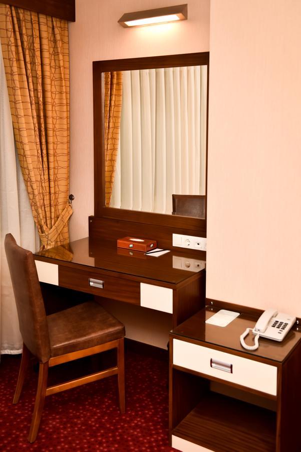 Ozgobek Ronesans Hotel De Luxe Uşak Zewnętrze zdjęcie