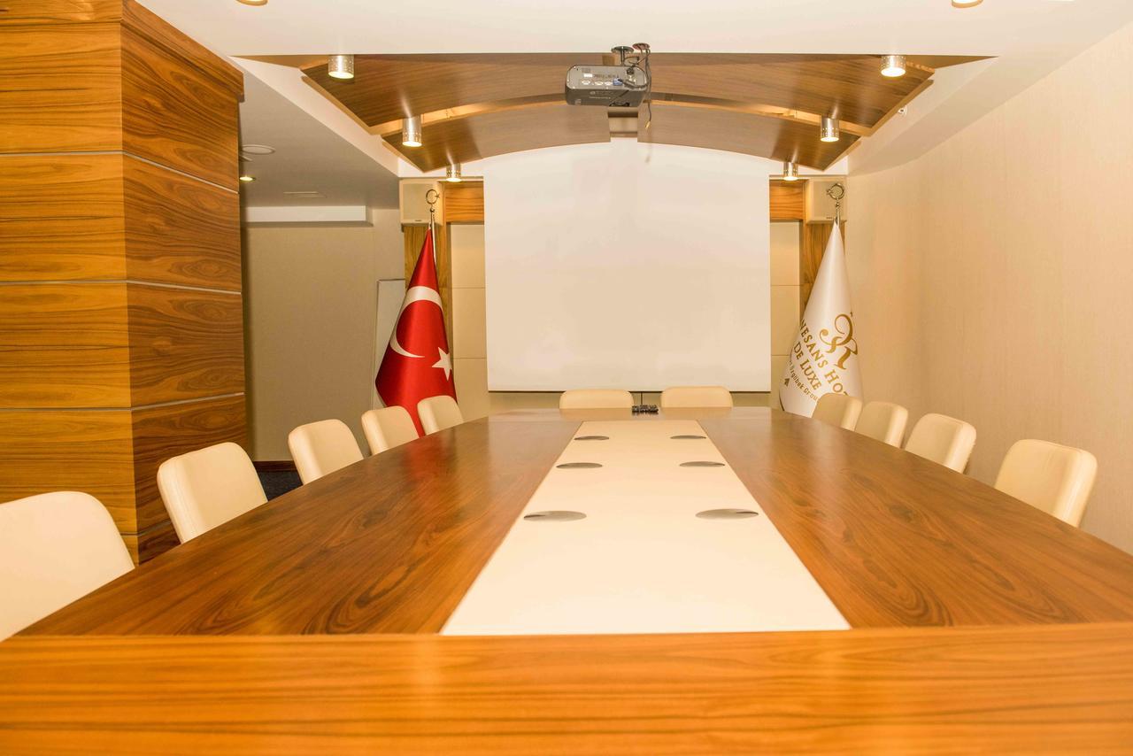 Ozgobek Ronesans Hotel De Luxe Uşak Zewnętrze zdjęcie